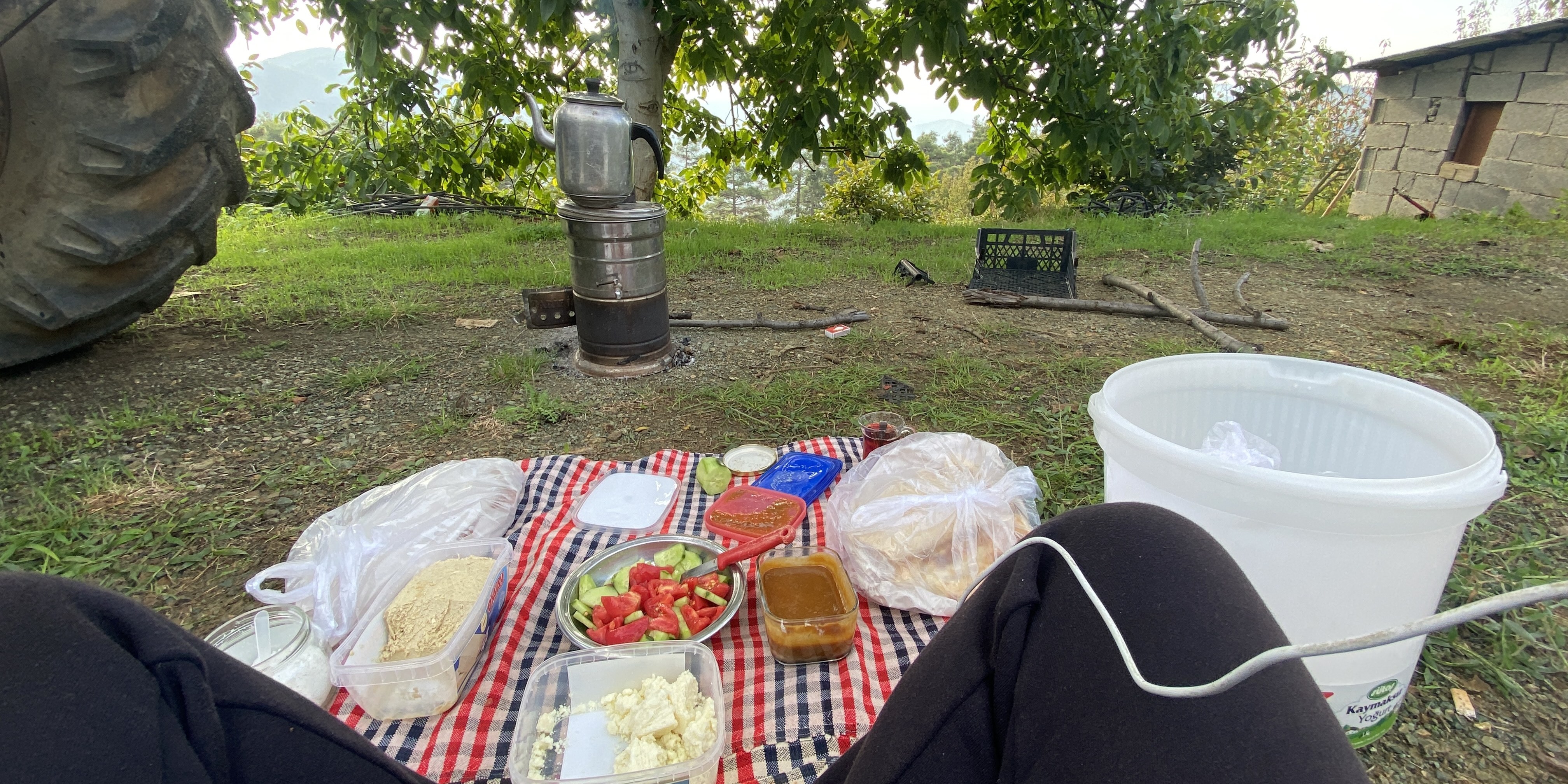 Semaver, serin köy sabahı, tahin 👌🏻